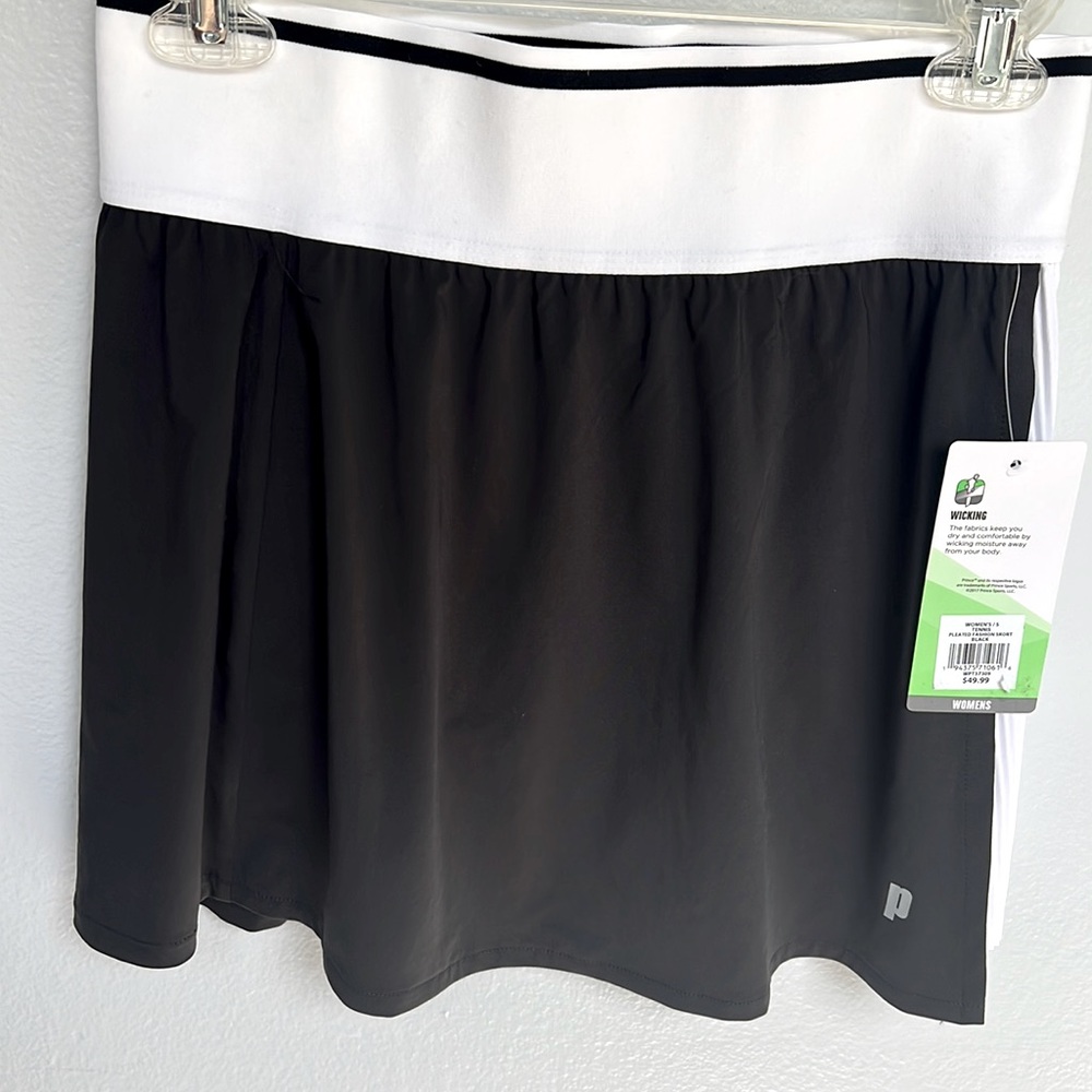 Black and white tennis skort brand new with tag